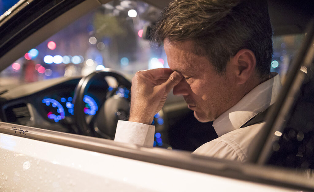 How to Manage Reduced Night Vision While Driving - Featured Image